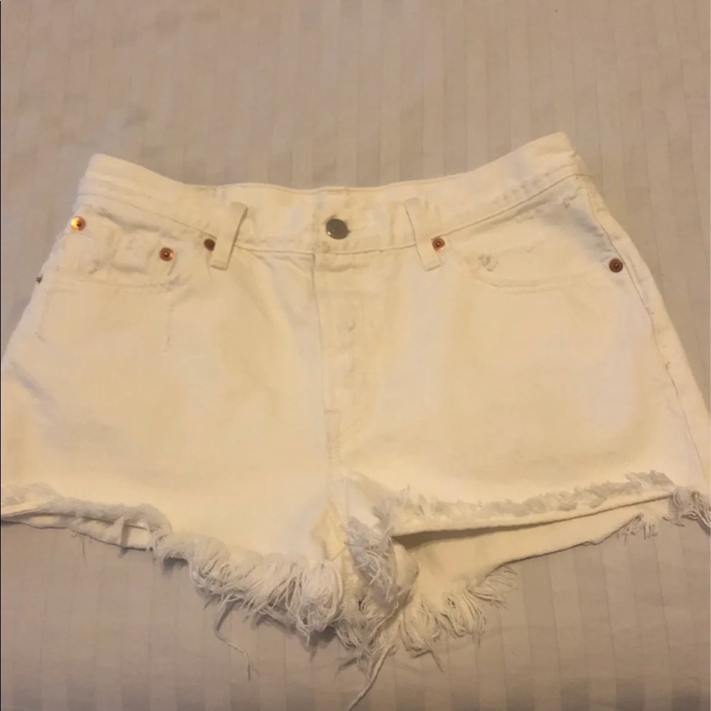 White High Waisted Levi Jean Shorts